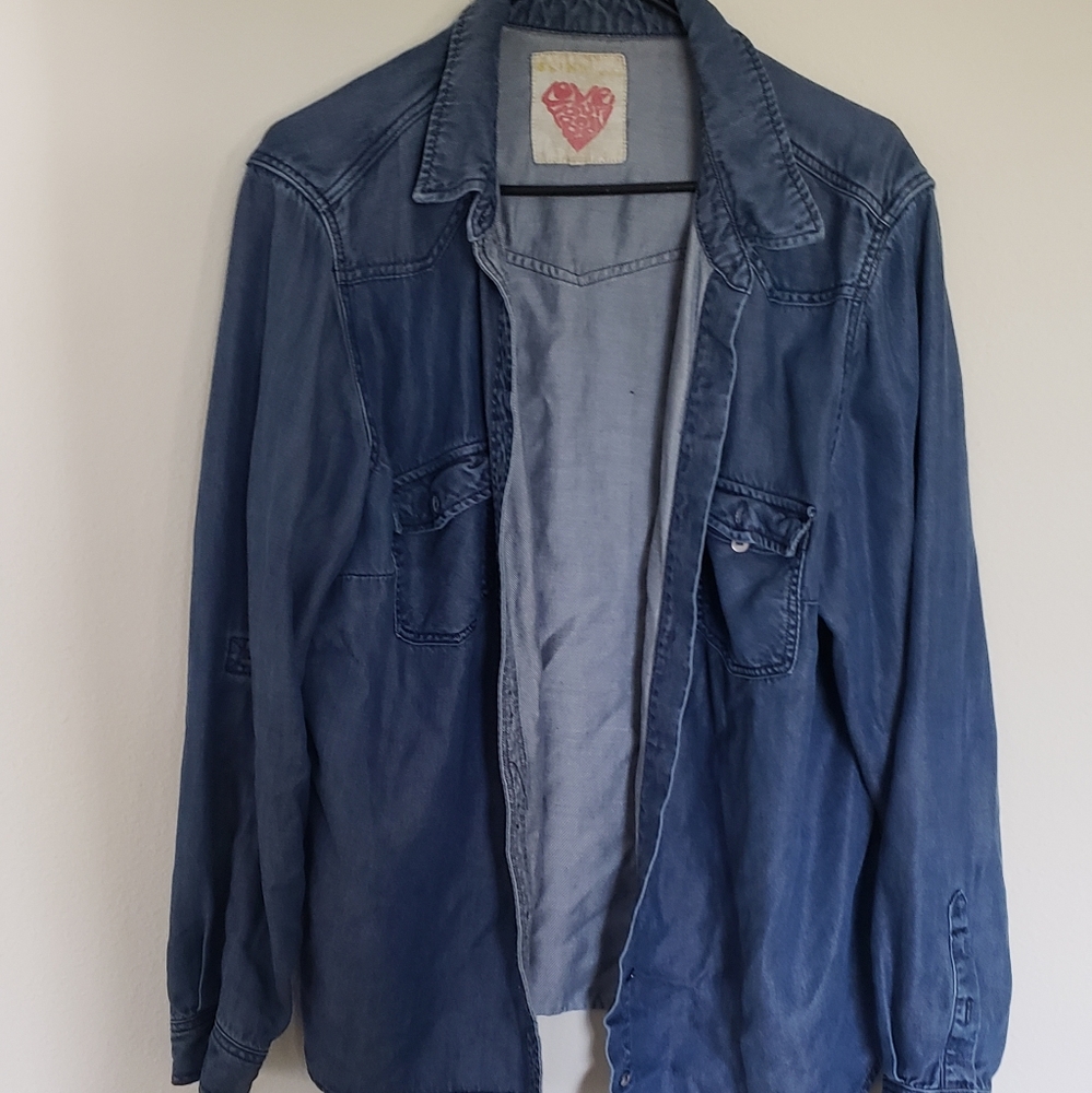 Button-up jean-like shirt